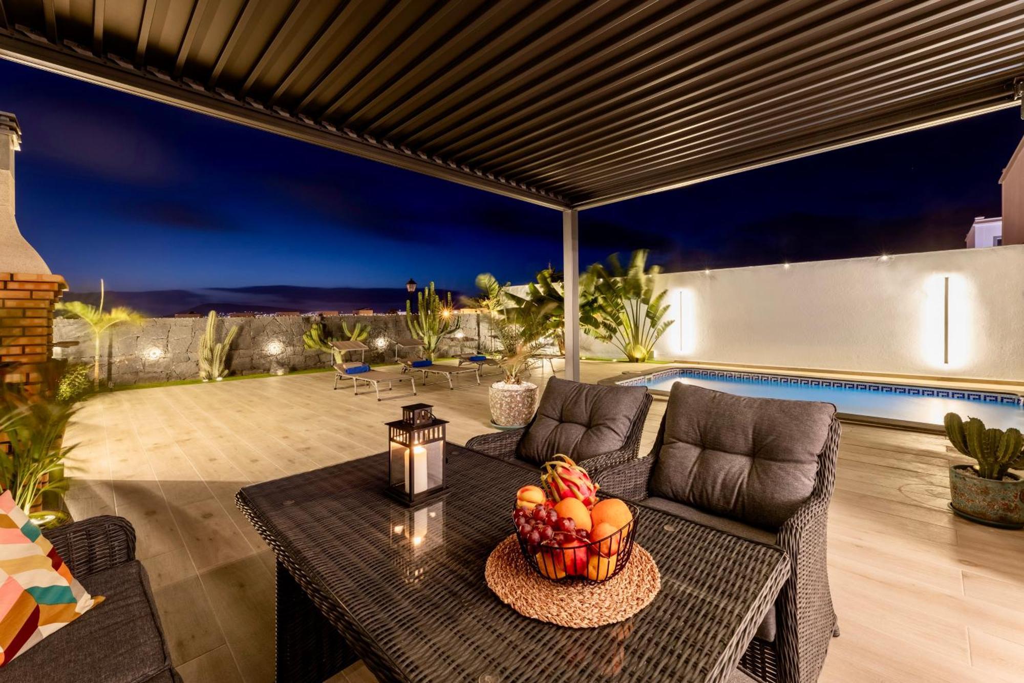 Villa Playa Blanca - Heated Pool, Aircon Экстерьер фото