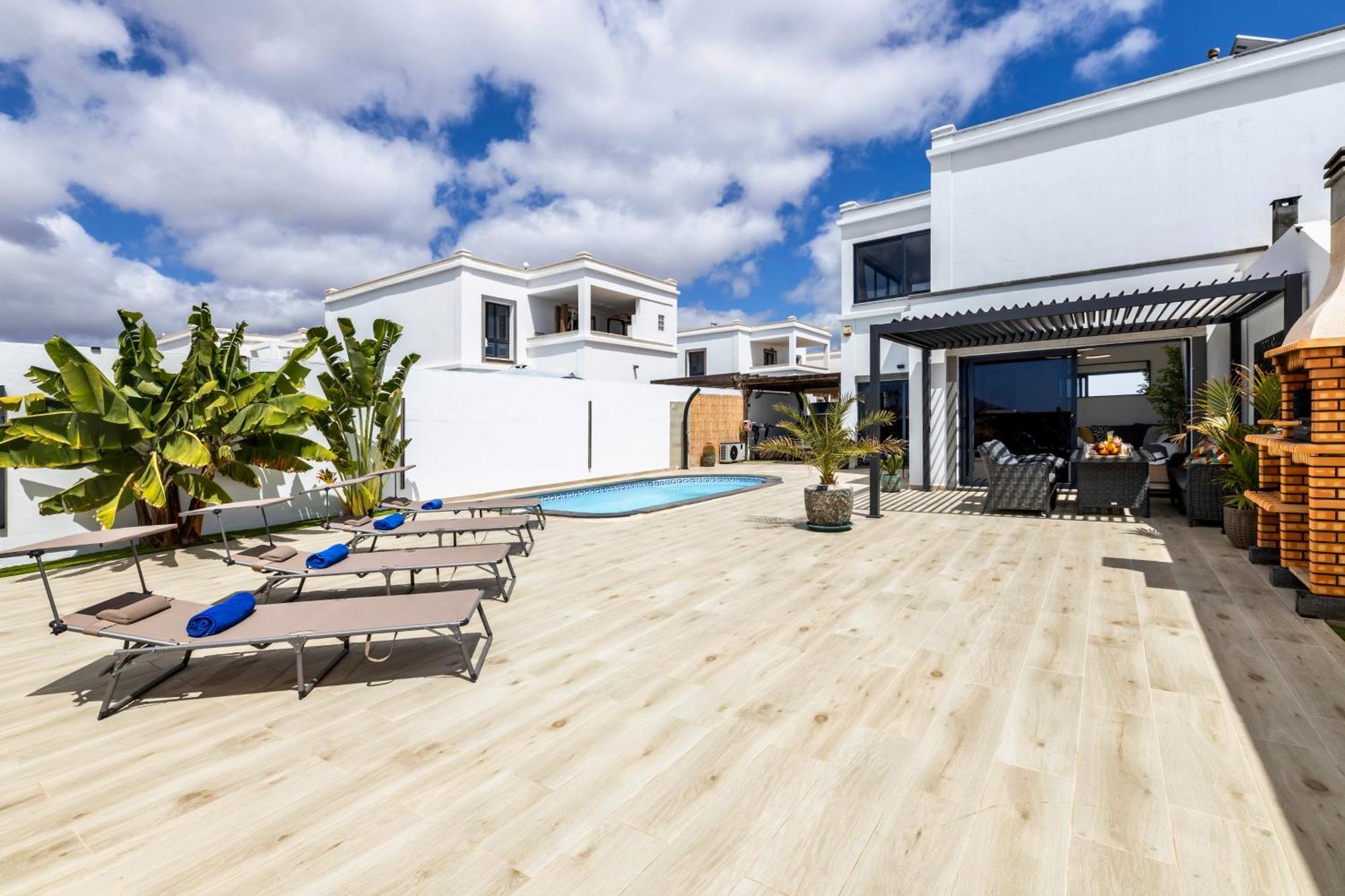Villa Playa Blanca - Heated Pool, Aircon Экстерьер фото