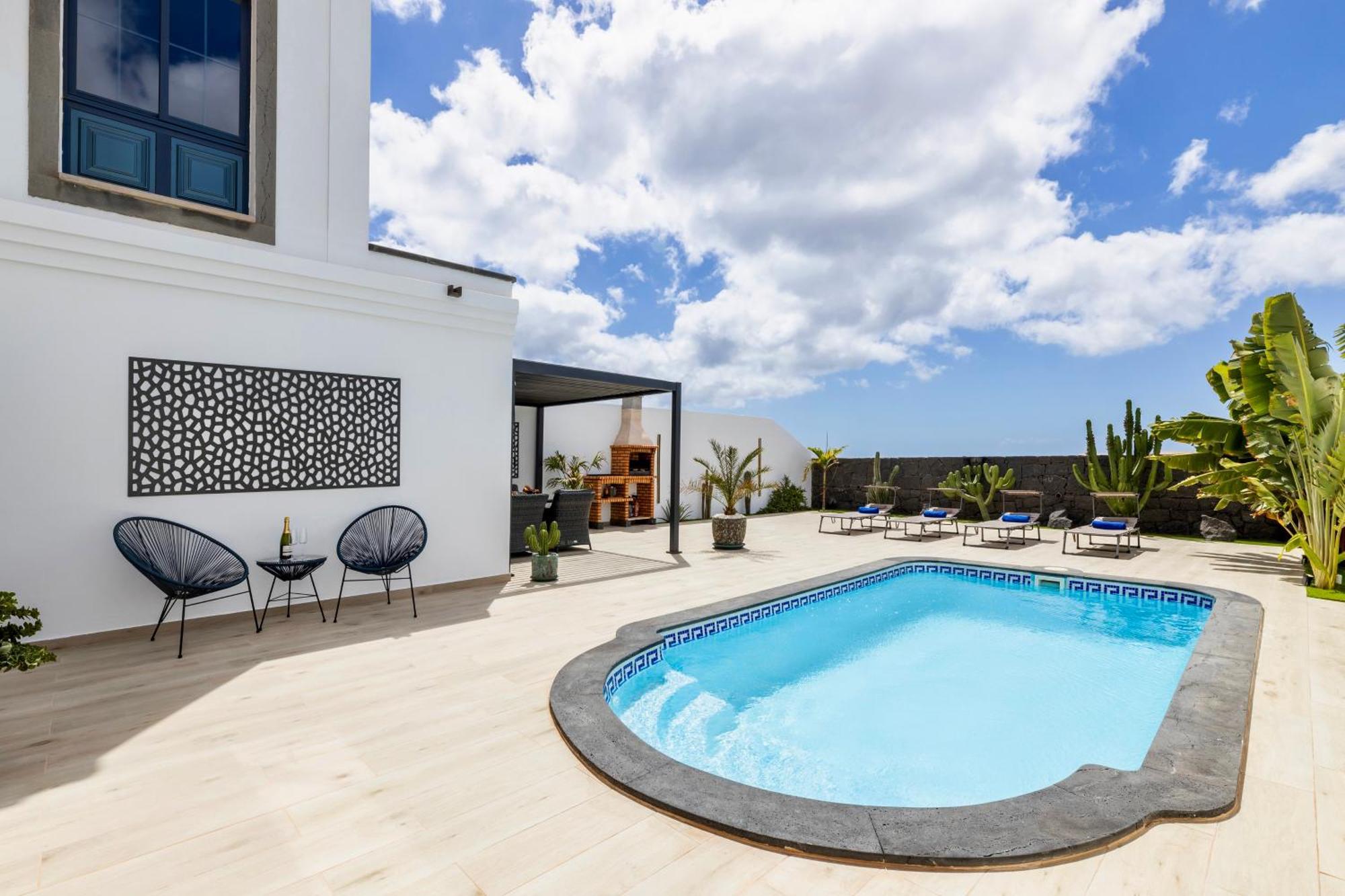 Villa Playa Blanca - Heated Pool, Aircon Экстерьер фото
